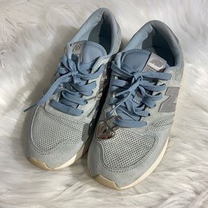 EUC New Balance 420 Lock Your Heart Mint Green  Sneakers